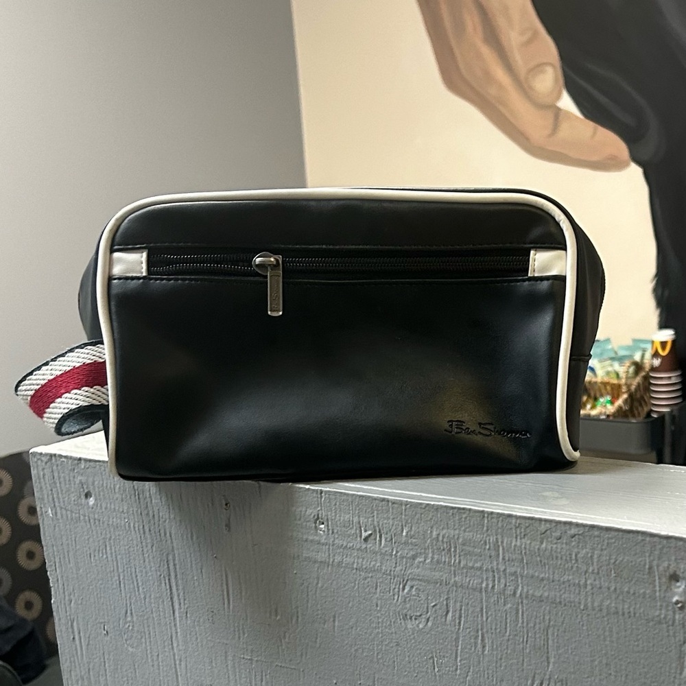 Ben Sherman Regent Park PVC Top Zip Travel Toiletry Bkack and White Bag